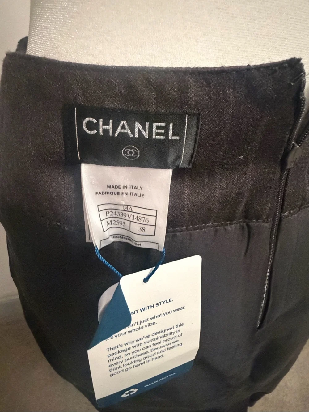 CHANEL Vintage 2004A Wool Cashmere Pinstripe Quilted Pencil Skirt Black 38 COA